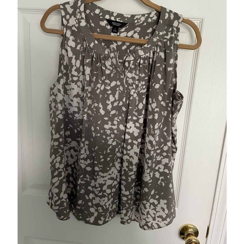 Simply Vera size large blouse